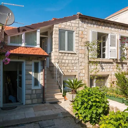 Dvori With Garden, Free Parking Next To Sea * Dubrownik