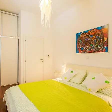 Dvori With Garden, Free Parking Next To Sea *