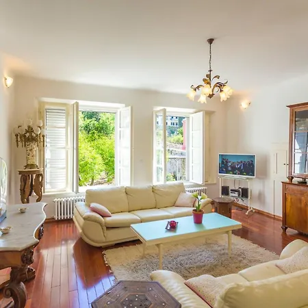 Dvori With Garden, Free Parking Next To Sea Apartment Dubrovnik
