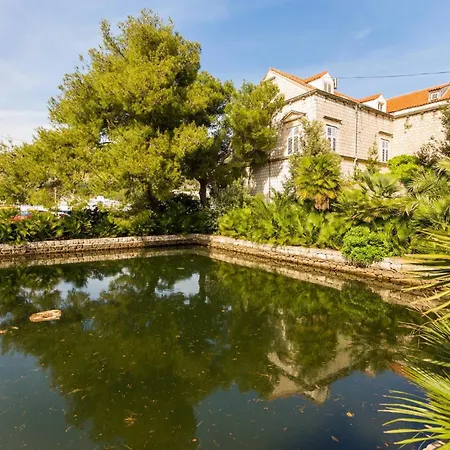 Dvori With Garden, Free Parking Next To Sea Dubrovnik