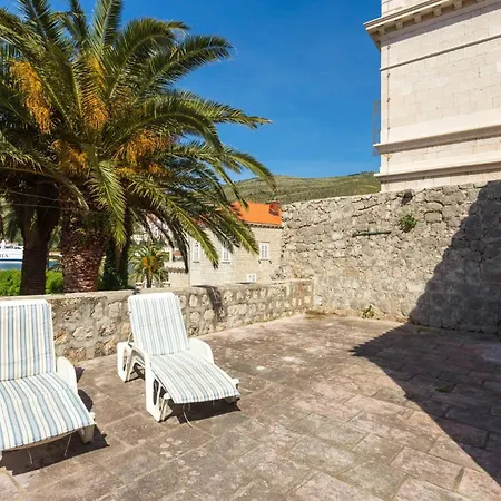 Dvori With Garden, Free Parking Next To Sea