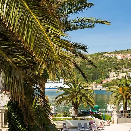Dvori With Garden, Free Parking Next To Sea *